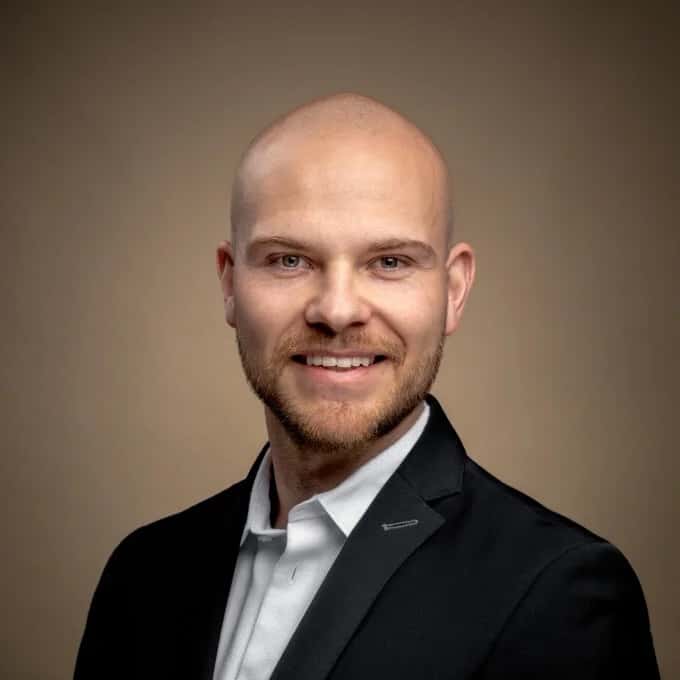 Jonas von Gunten - Agente Immobiliare a Muri bei Bern