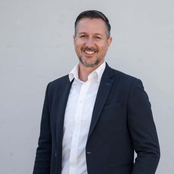 Alexander Riesch - Real Estate Agent in Egg