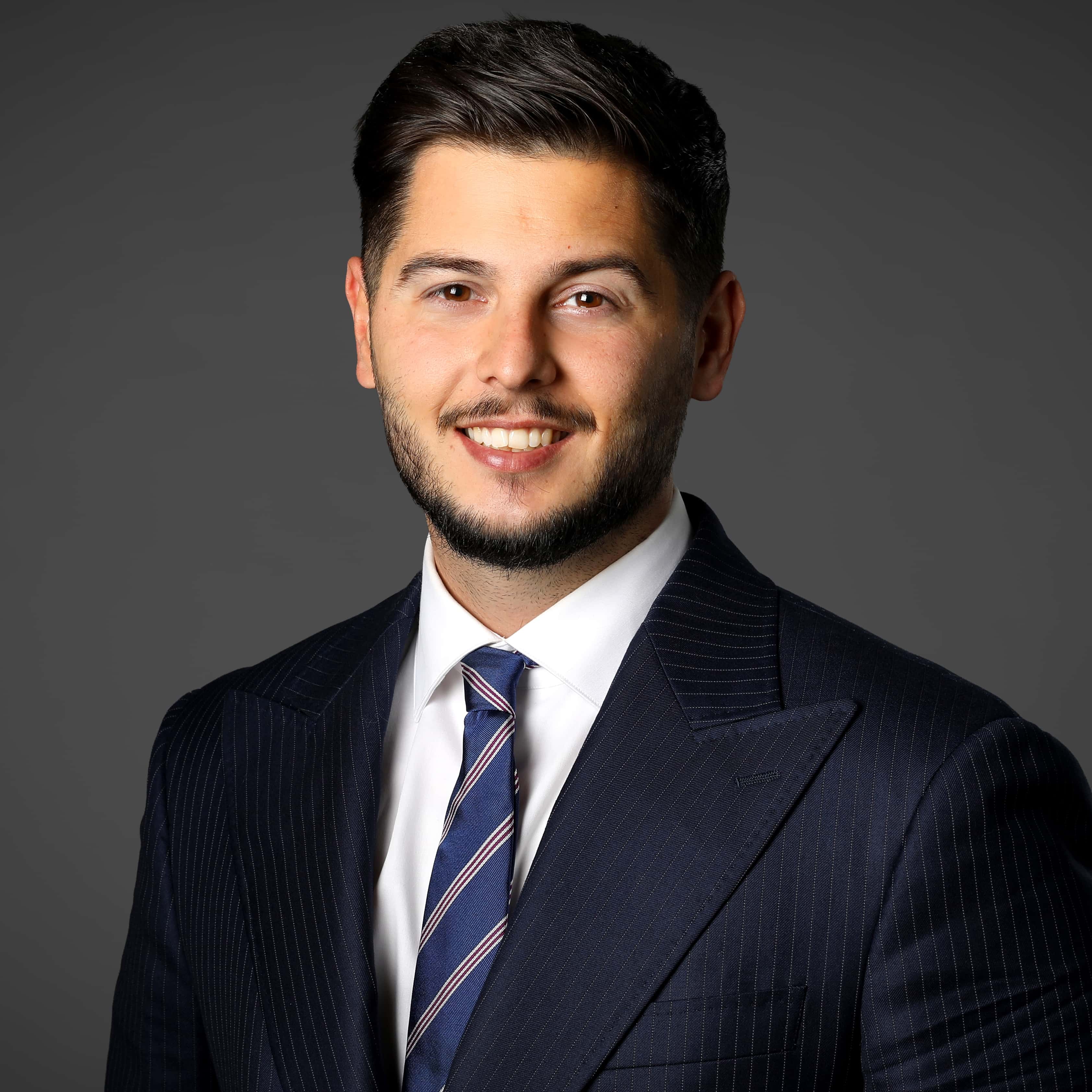 Amir Rexhepi - Agente Immobiliare a Oftringen