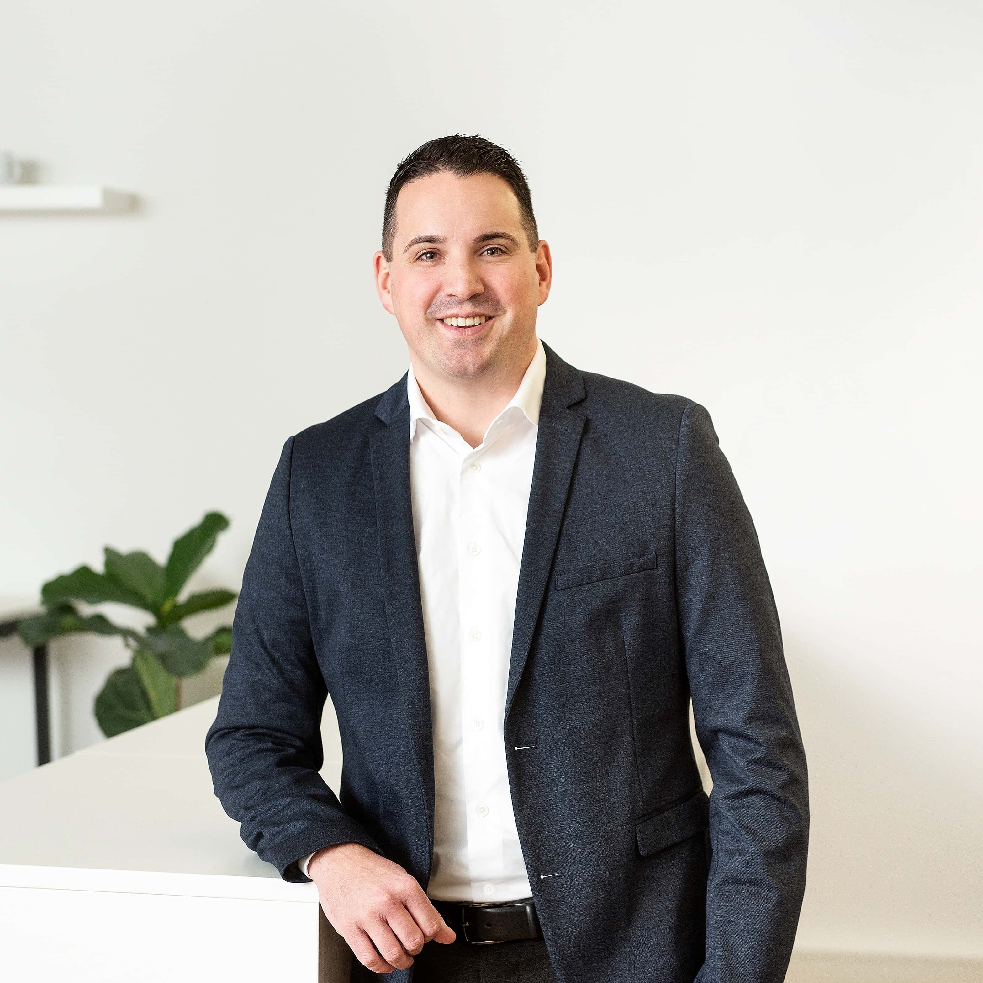 Kevin Warna - Agente Immobiliare a Dübendorf