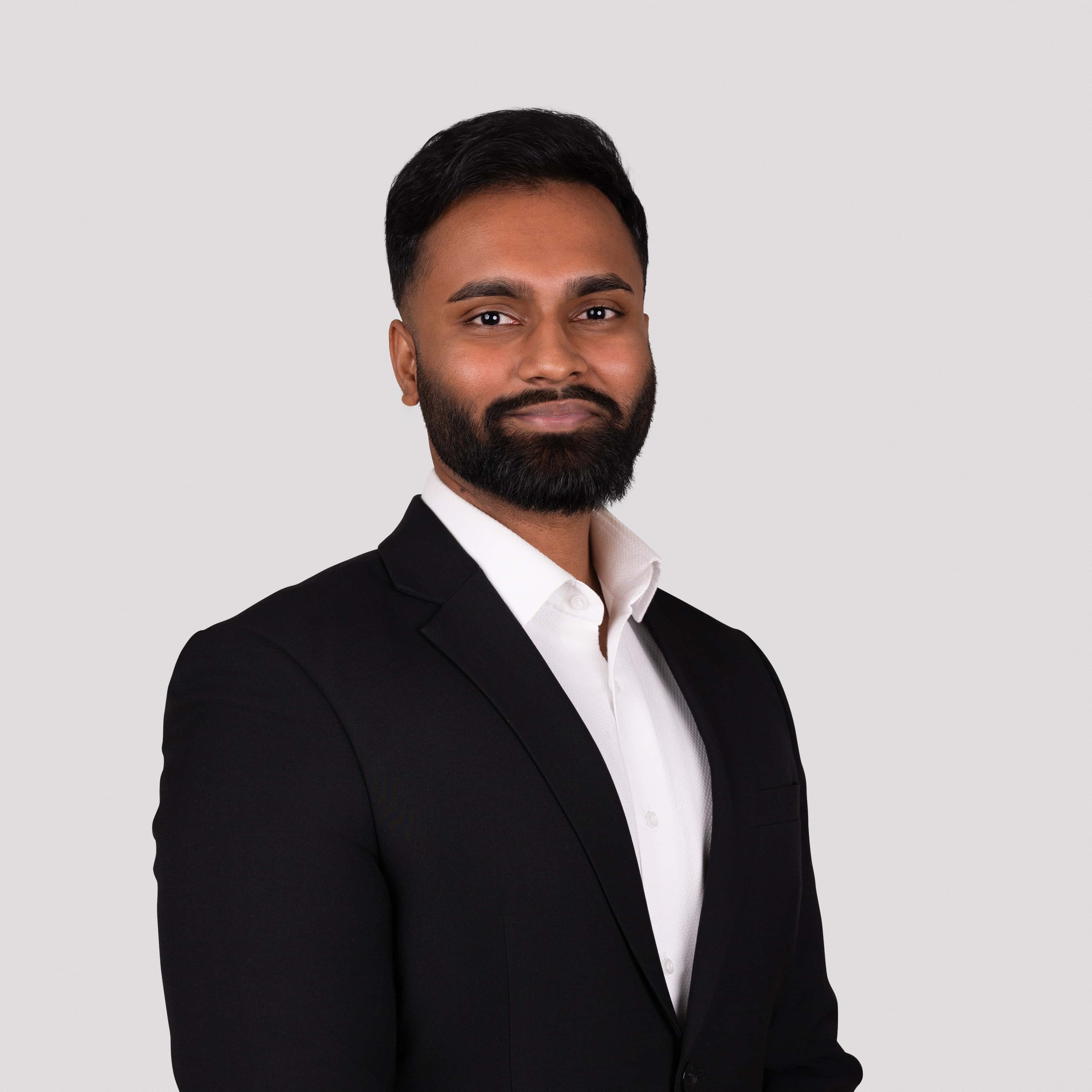 Mathurshan Yogarasa - Real Estate Agent in Zug