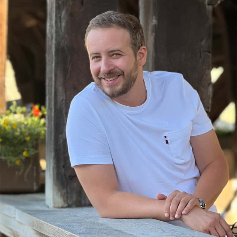Ivan Madonia - Real Estate Agent in Farvagny-le-Grand