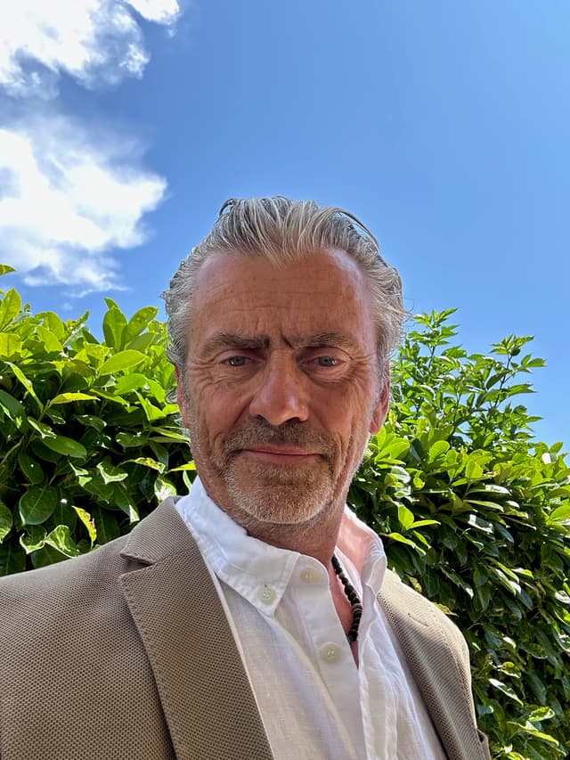 Adrian Milton  - Real Estate Agent in Crassier