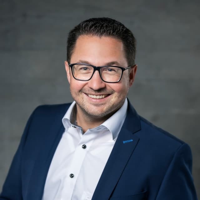 img_Simon Meyer