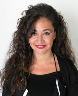 Tina Palumbo - Real Estate Agent in Oberwil bei Büren