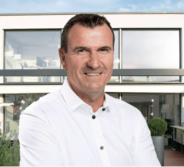 Roy Rocskai - Real Estate Agent in Düdingen