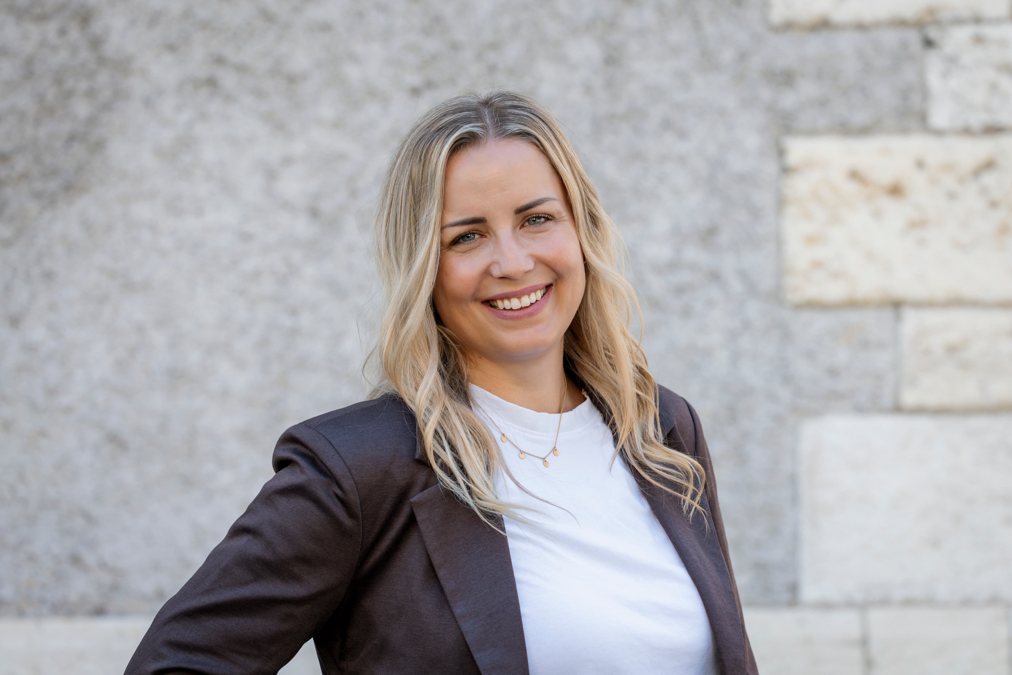 Agente immobiliare a Neuhausen am Rheinfall: Nadine Sturzenegger