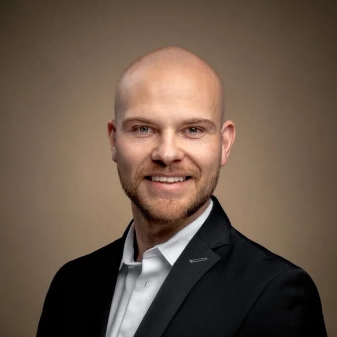 Agente immobiliare a Muri bei Bern: Jonas von Gunten