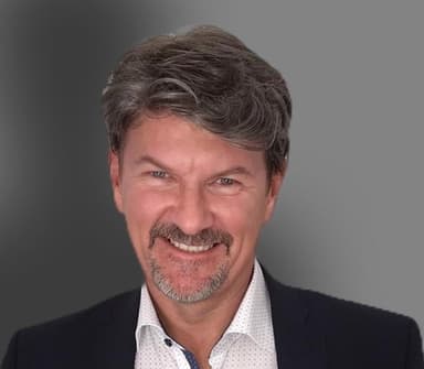 Agente immobiliare a Oberwil bei Büren: Roland Sandmeier