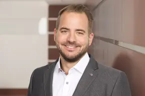 Agent immobilier à Altendorf: Adrian Schnüriger