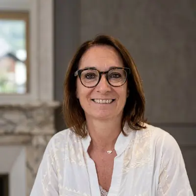 img_Julie Vine