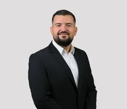 Besart Tahiri - Real Estate Agent in Zug