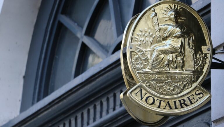 Quel est le rôle du notaire dans une vente immobilière?