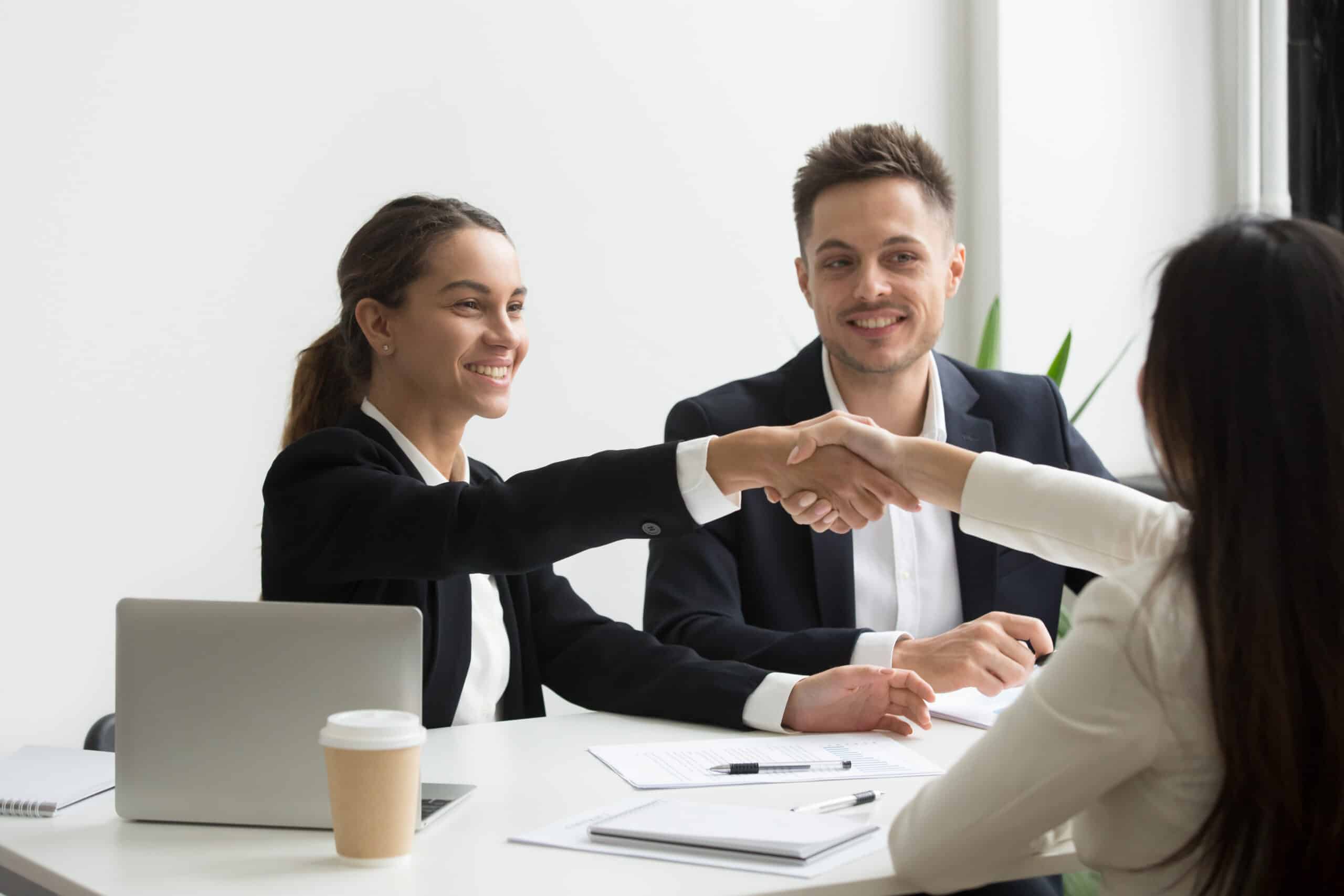 Entretenir la relation après la signature de l'acte de vente immobilier